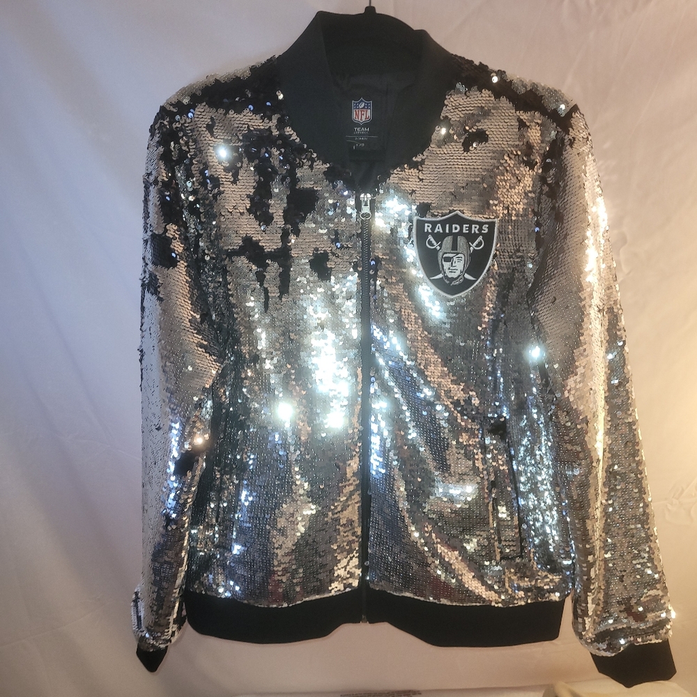 NFL Women's Raiders Reversible Sequin Blk/Silver Logo Front/Back Sports Sz L